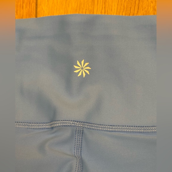 NWT Athleta Interval High Rise Perforated Legging Cornflower Size M - Picture 10 of 12